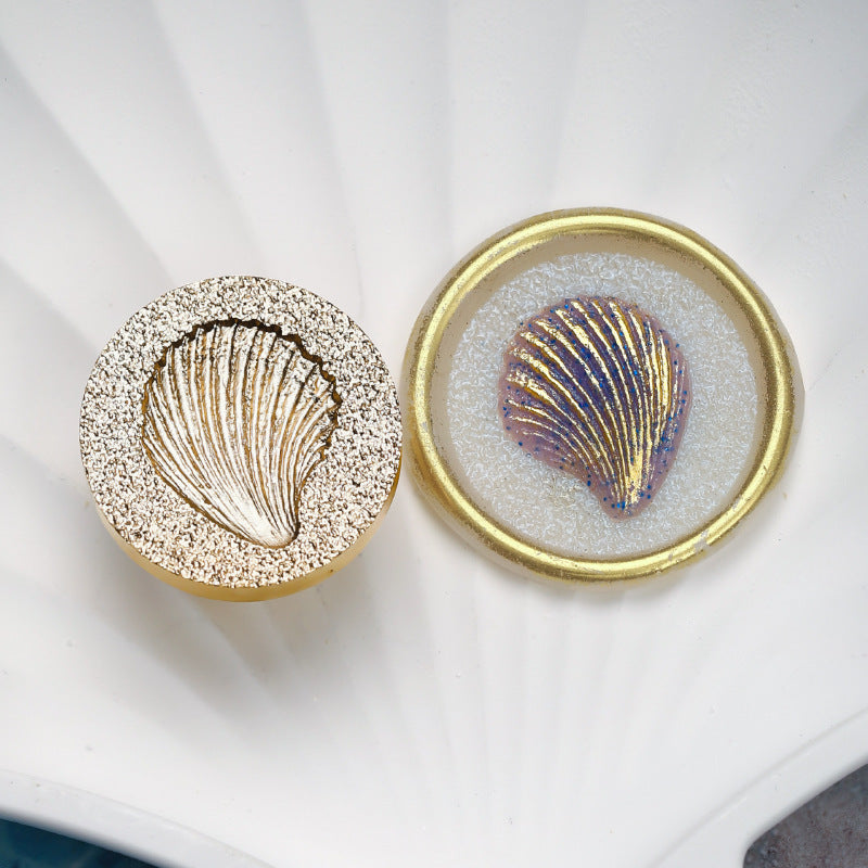 Brandy Triangle Clam